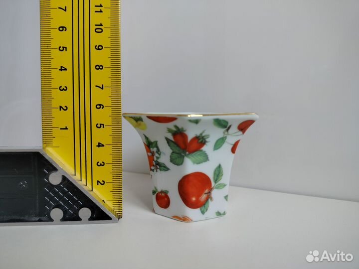 Набор чашек с блюдцами