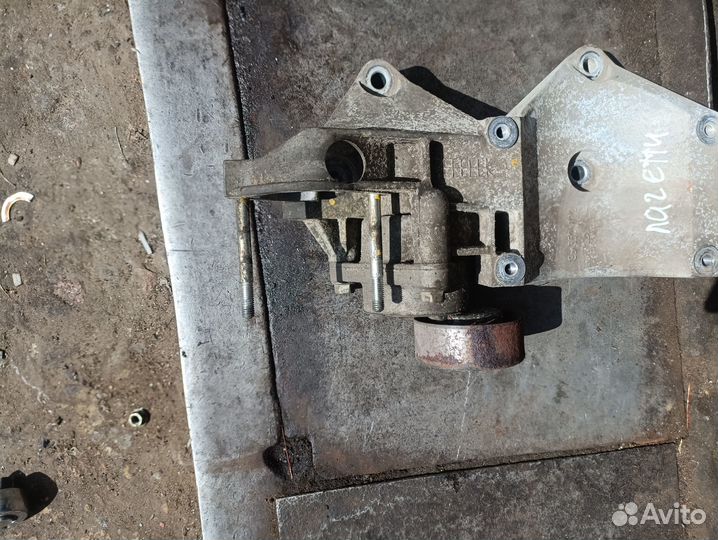 Кронштейн гура Chevrolet Lacetti