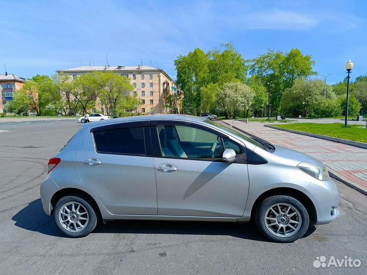 Toyota Vitz 1.0 CVT, 2011, 155 550 км