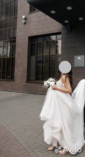 Платье свадебное 44