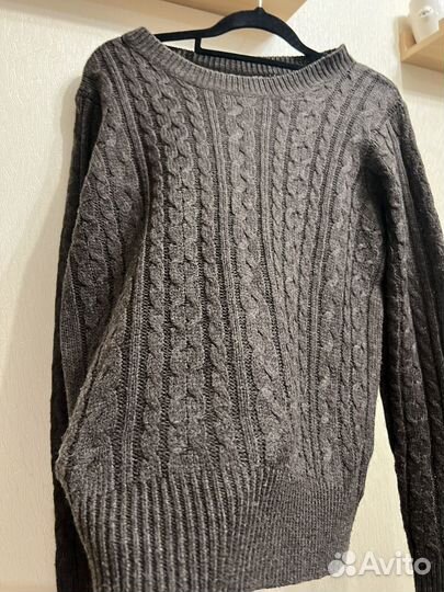 Свитер женский с косами