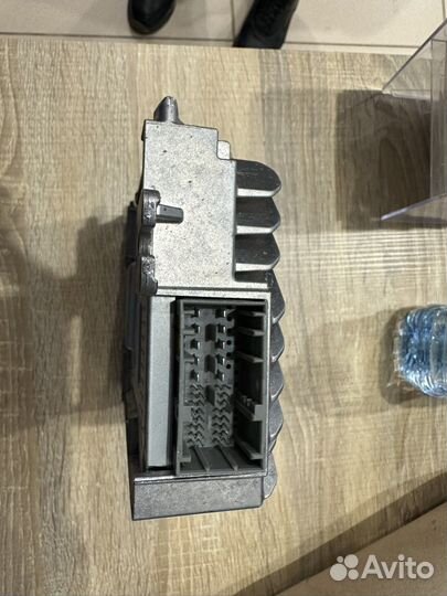 Усилитель звука BMW Harman Kardon