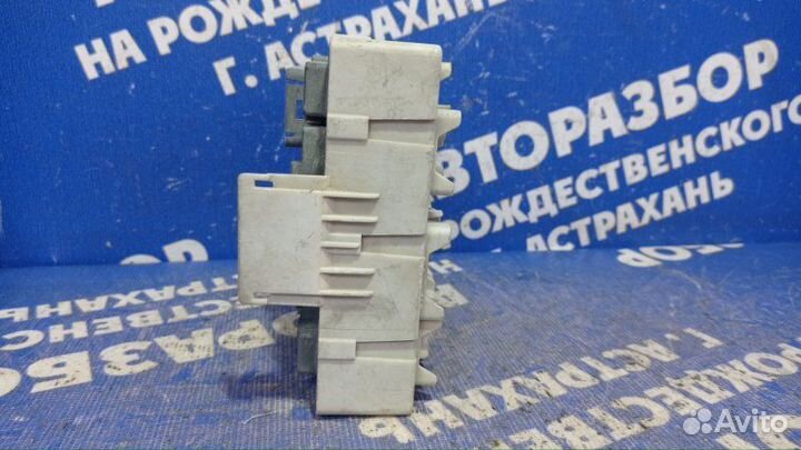 Блок предохранителей салона Ford Focus 1 седан