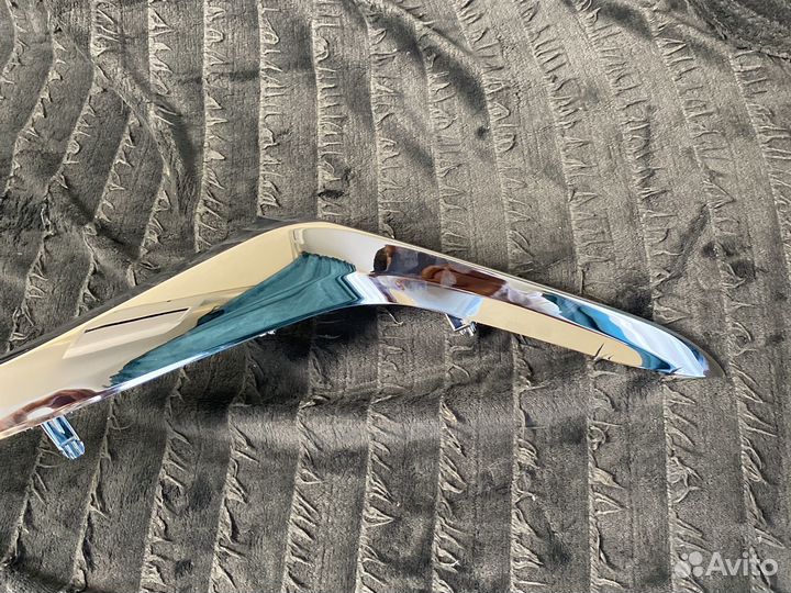 Хромированный молдинг решетки радиатора