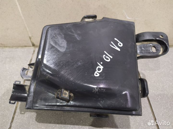 Корпус воздушного фильтра. Рено логан. 1.6 16 кл