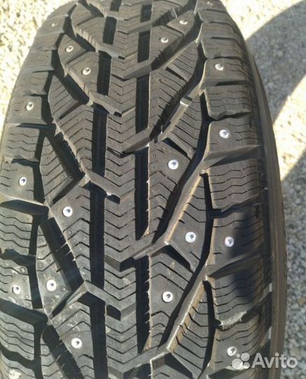 Tigar SUV Ice 215/65 R16