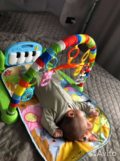 Детский коврик с пианино