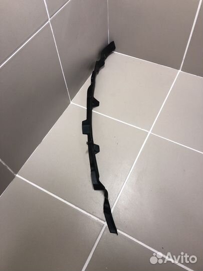 Пыльник крыла переднего правого Mitsubishi Pajero