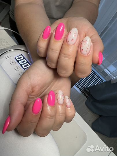 Модель на маникюр