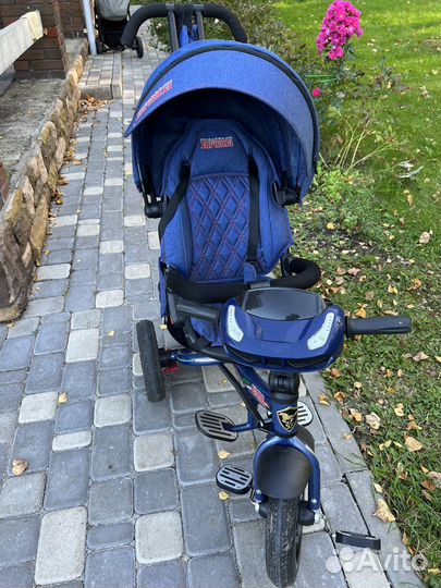 Детский трехколесный велосипед с ручкой