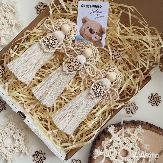 Новогодние елочные игрушки ручной работы макраме