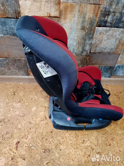 Автомобильное детское кресло от 1 года до 5 лет