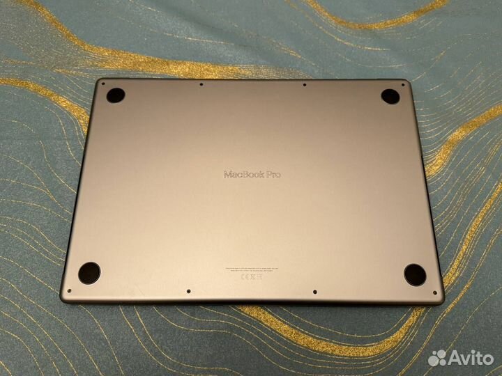 Apple MacBook Pro M1 16