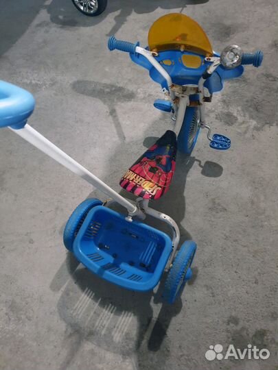 Детский трехколесный велосипед