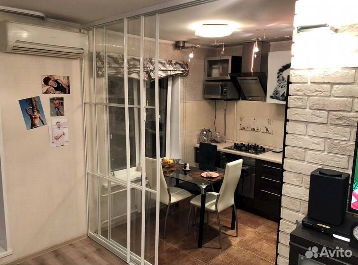 Стеклянная перегородка