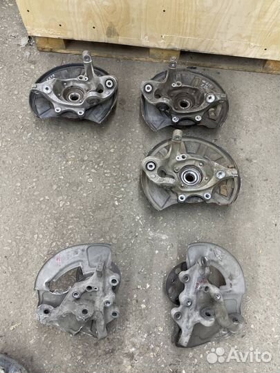 Кулак передний задний Mercedes W218 CLS cls218