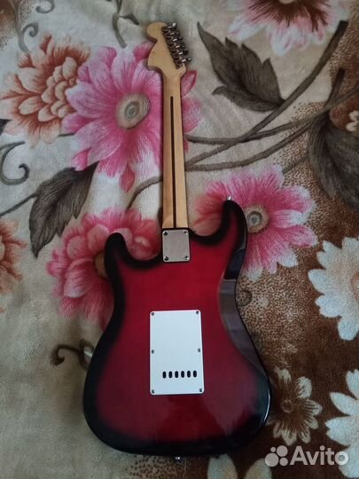 Электрогитара Не фендер