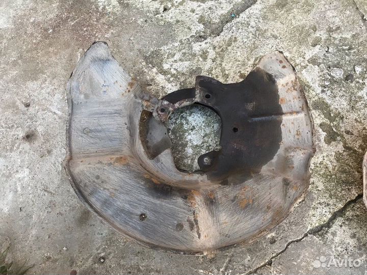 Пыльники кожухи тормозных дисков бмв е34 540