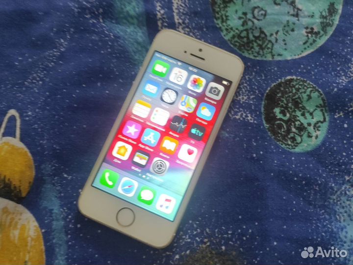 Телефон iPhone 5s 1/16