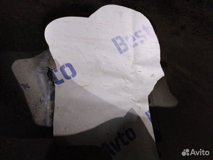 Локер подкрылок передний правый Лада Калина