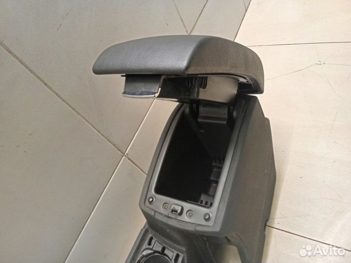 Консоль подлокотник Ford Mondeo седан 2261 куб.см