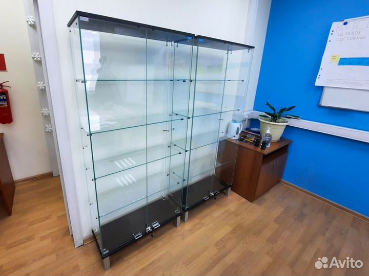 Витрина для офиса