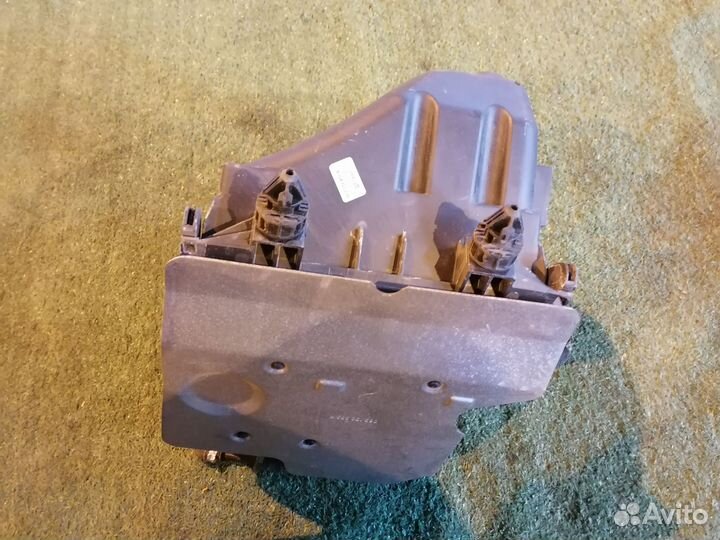 Корпус воздушного фильтра AMB 06B133837AJ Audi A4