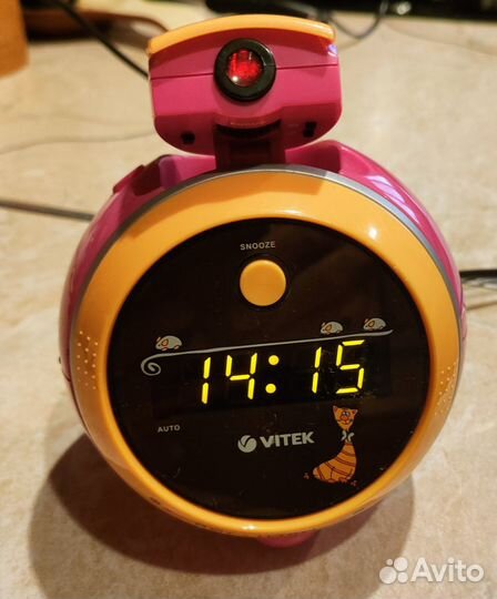 Электронные часы-будильник vitek с радио