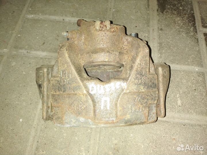 Суппорта тормозные передние Renault Duster