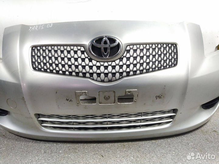 Бампер передний Toyota Yaris