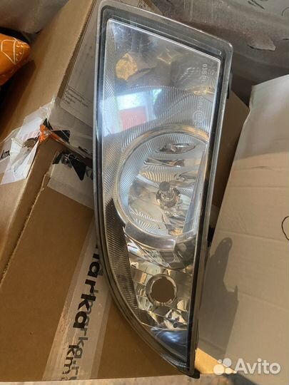 Противотуманная фара левая