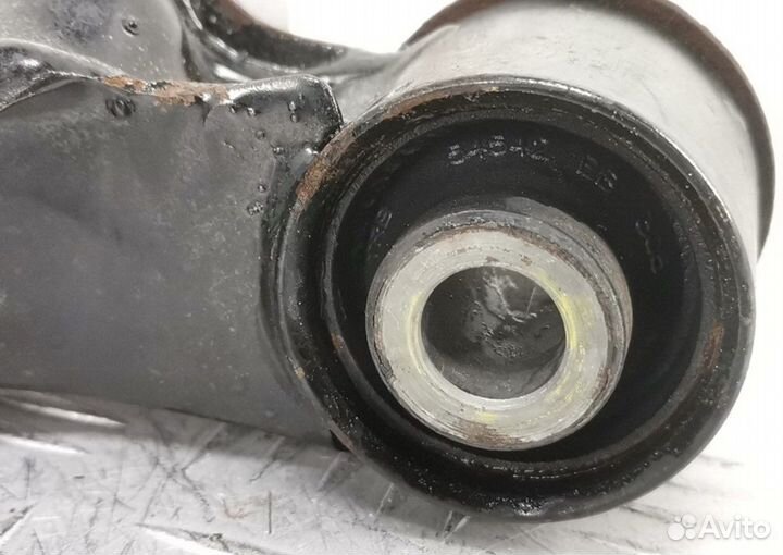 Рычаг передний левый верхний Nissan Navara (D40)