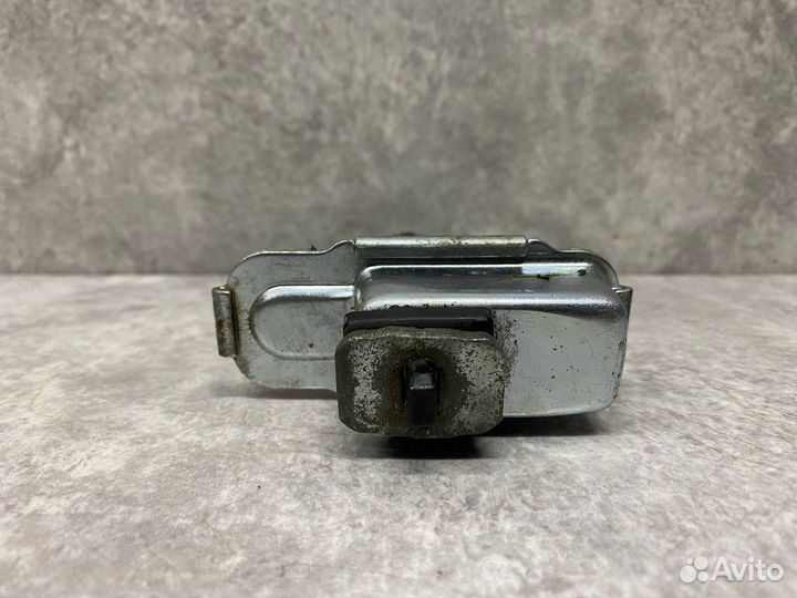 Ограничитель открывания двери передней правой Kia