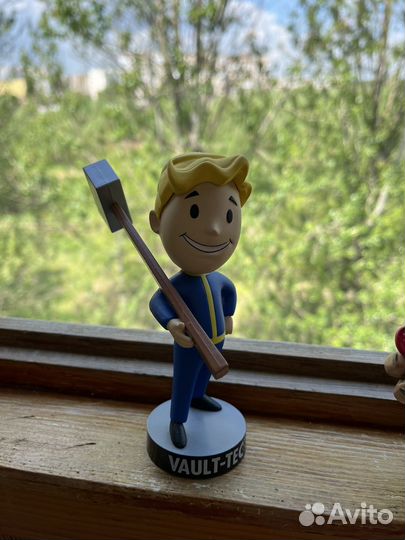 Фигурка vault boy
