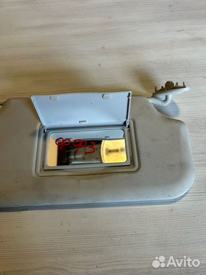 Козырек солнцезащитный передний правый Ford Focus