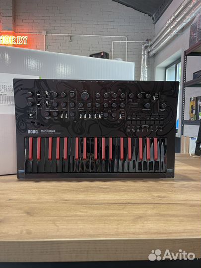 Korg minilogue bass