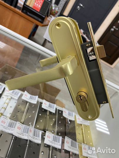 Замок врезной Apecs 1026/60