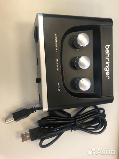 Звуковая карта Behringer U-phoria UM2