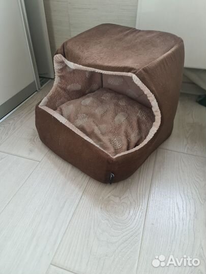 Лежак для кошки с подушкой