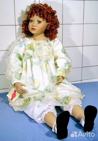 Коллекционная,виниловая кукла Maisie