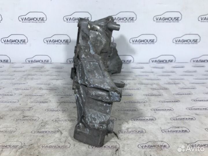 Кронштейн генератора Audi A4 B7 2.0 ALT 2008