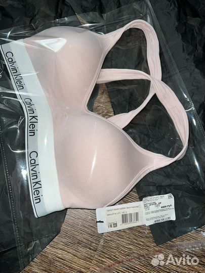 Бюстгальтер Calvin Klein. Бралетт Calvin Klein