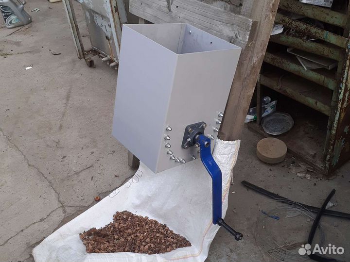 Мельница (рушилка) для кедровых шишек