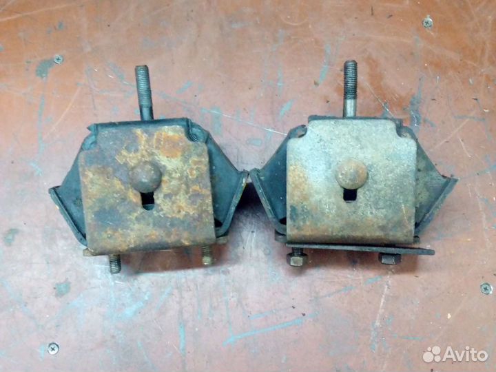 Подушка двигателя Mercedes t1