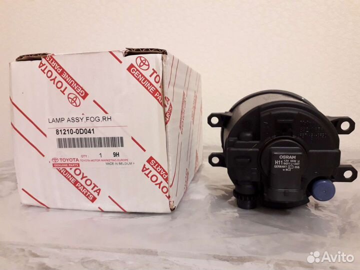 Фара противотуман правая Toyota Lexus 812100D041