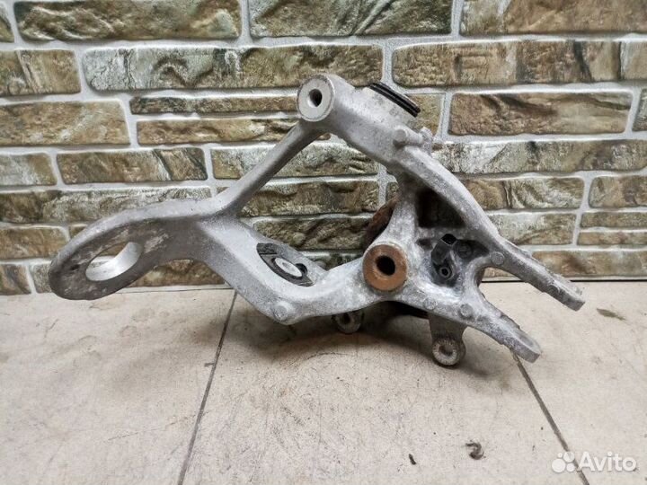 Кулак поворотный задний левый Audi A4 8K 2010