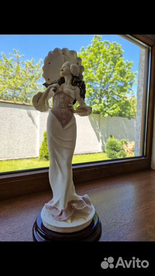 Статуэтка фарфор Италия