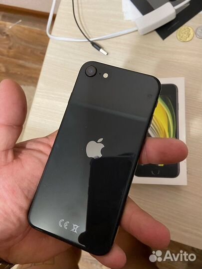 iPhone SE, 128 ГБ