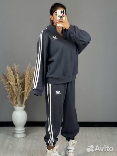 Спортивный костюм adidas