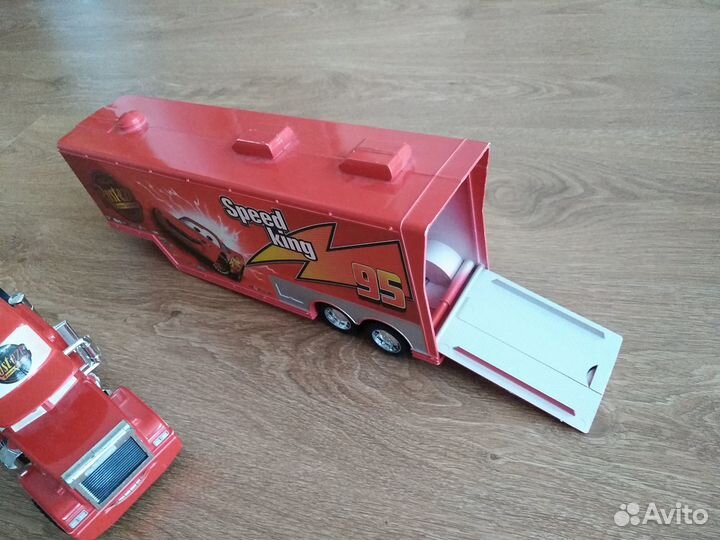 Машина игрушечная